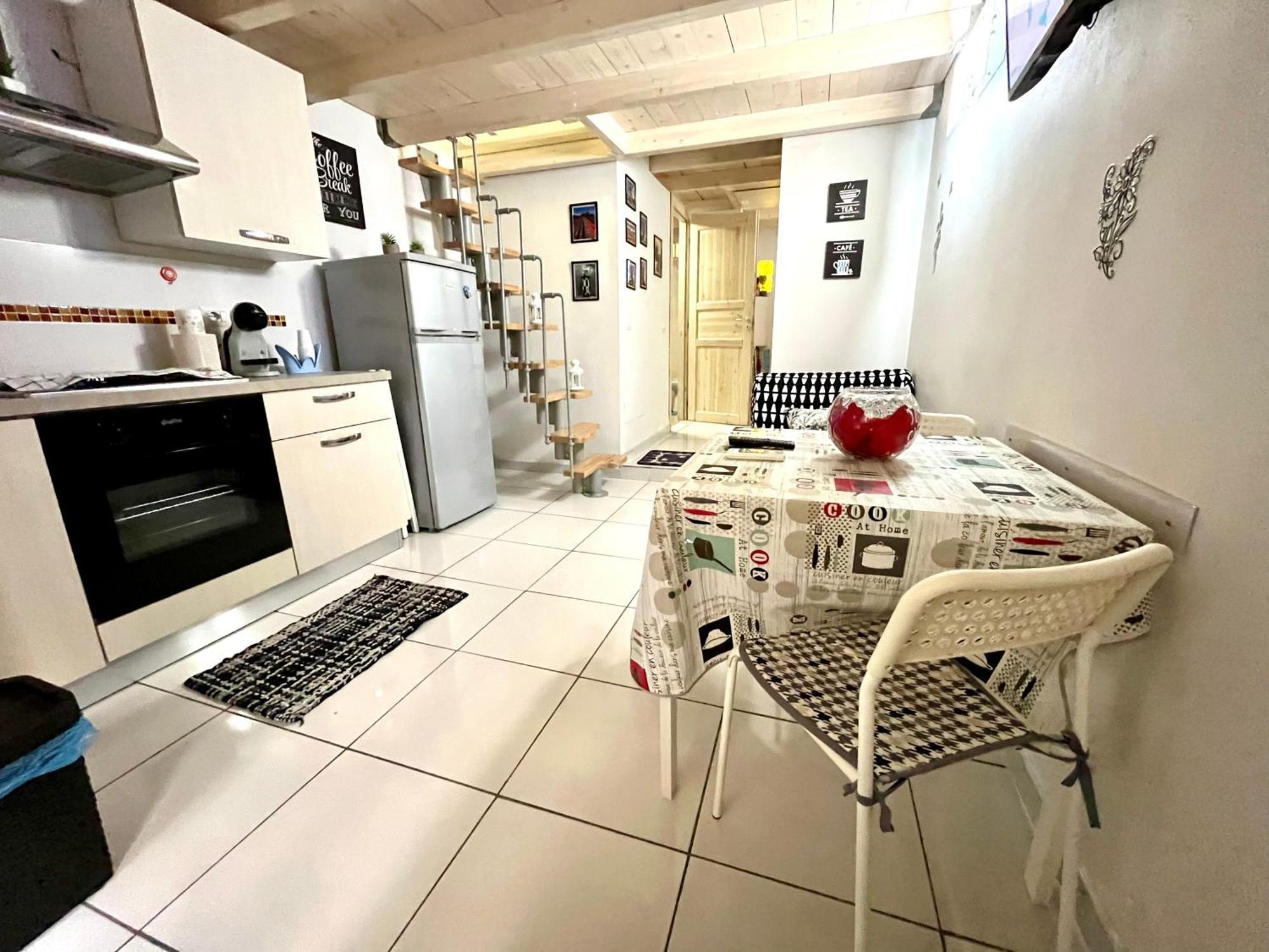 O' Vascio Suite Napoli Bagian luar foto